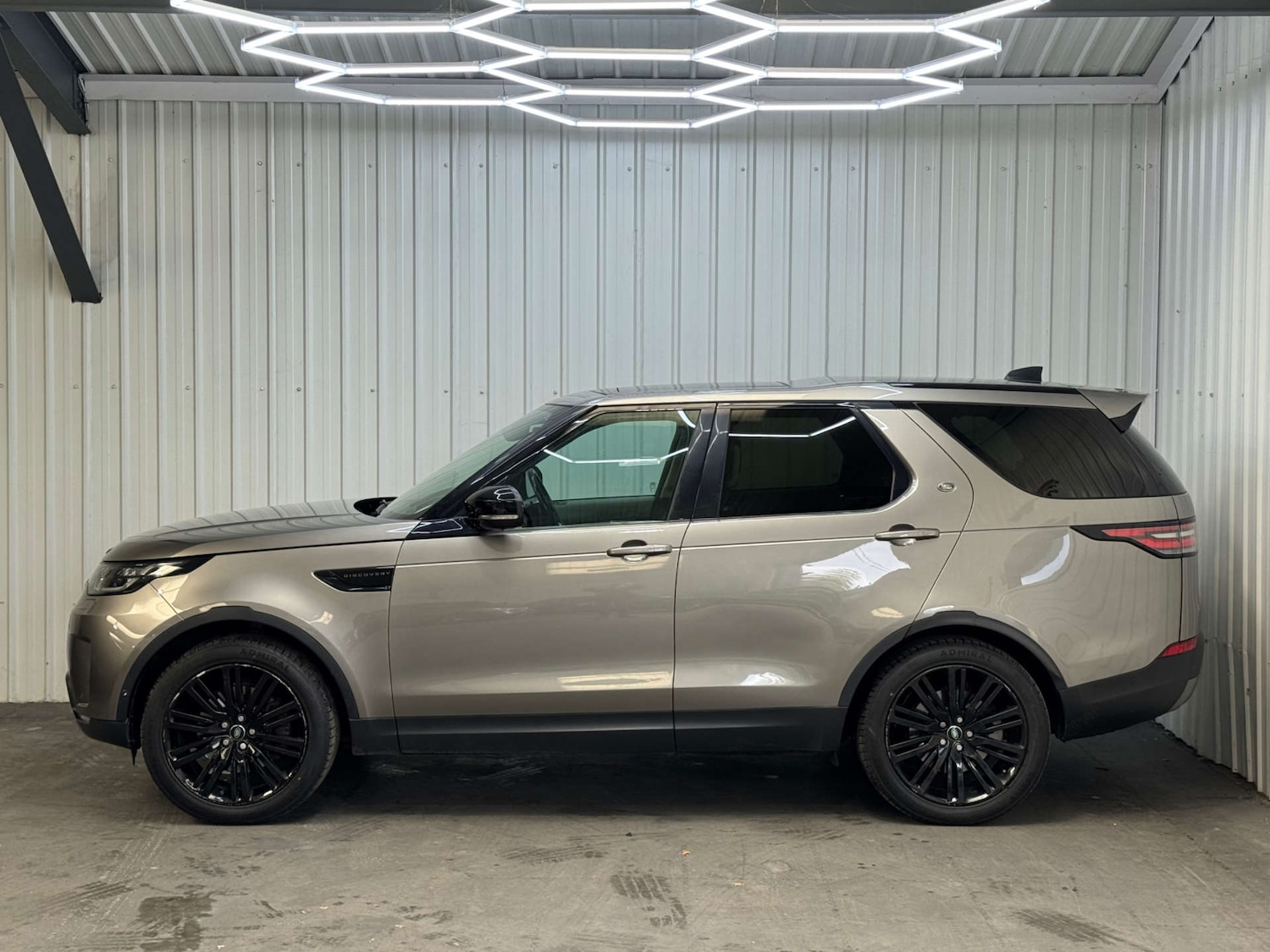 Used Land Rover Discovery 2017 for sale - 76511112: Photo 18