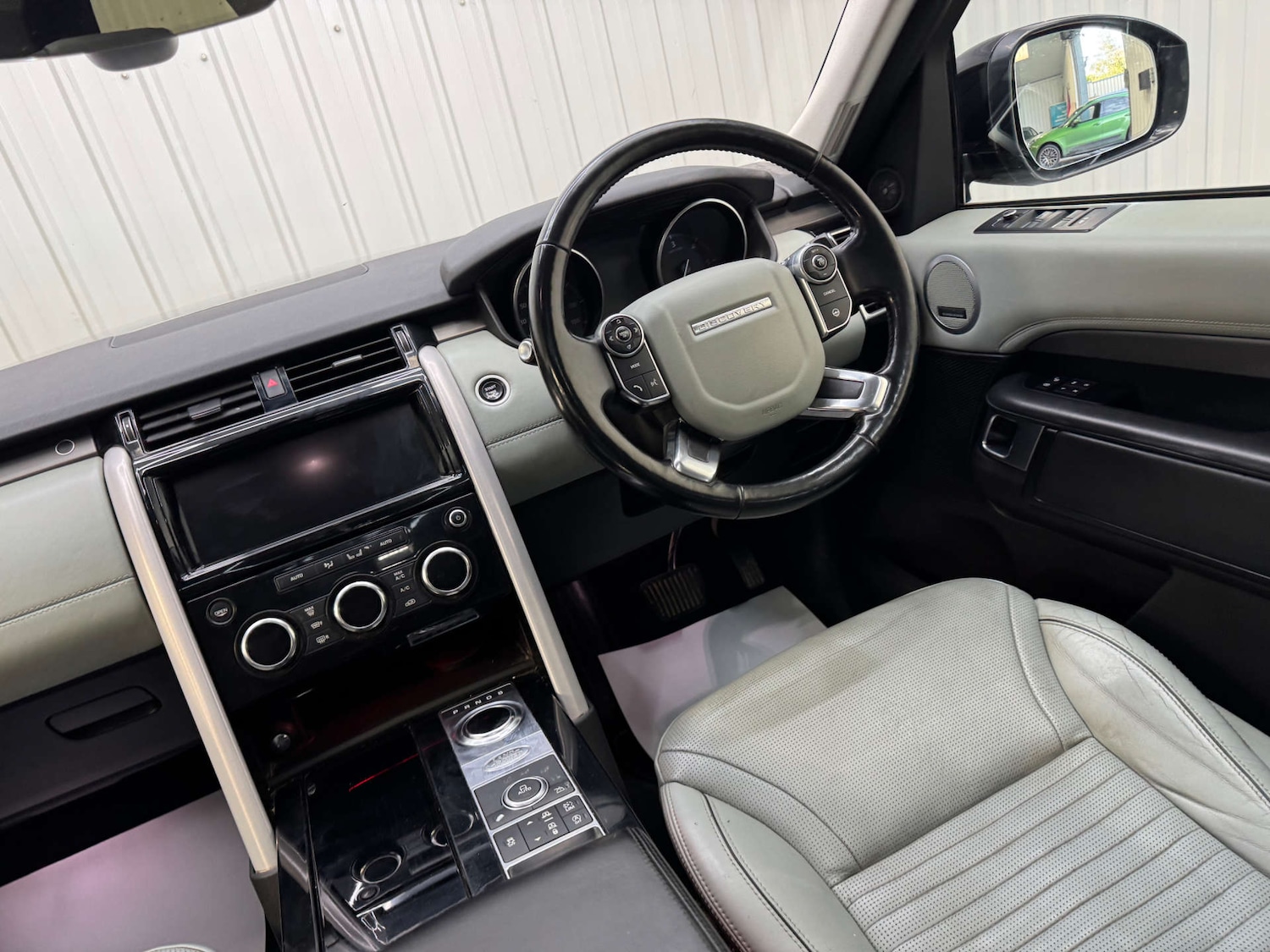 Used Land Rover Discovery 2017 for sale - 76511112: Photo 44