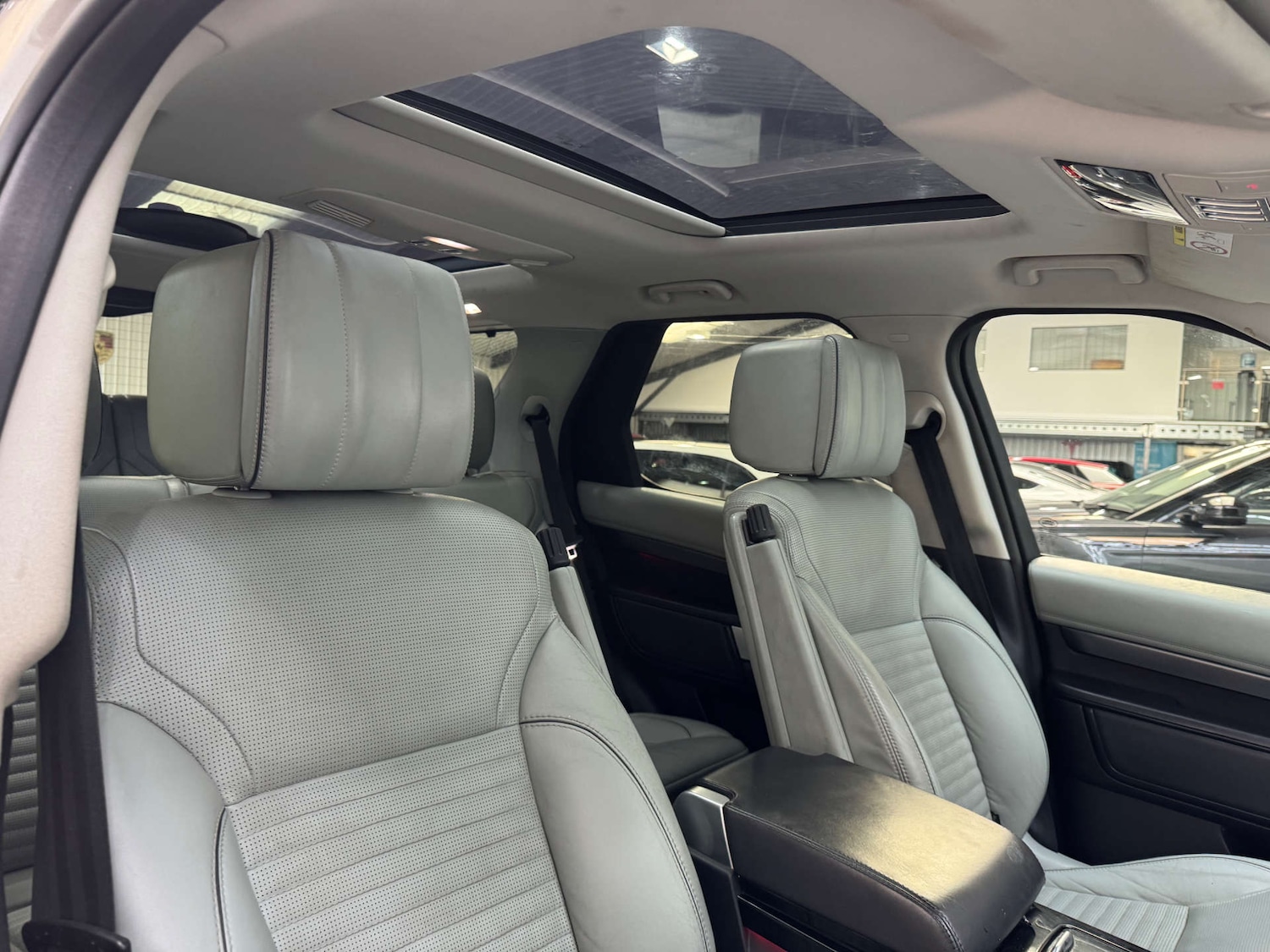 Used Land Rover Discovery 2017 for sale - 76511112: Photo 47