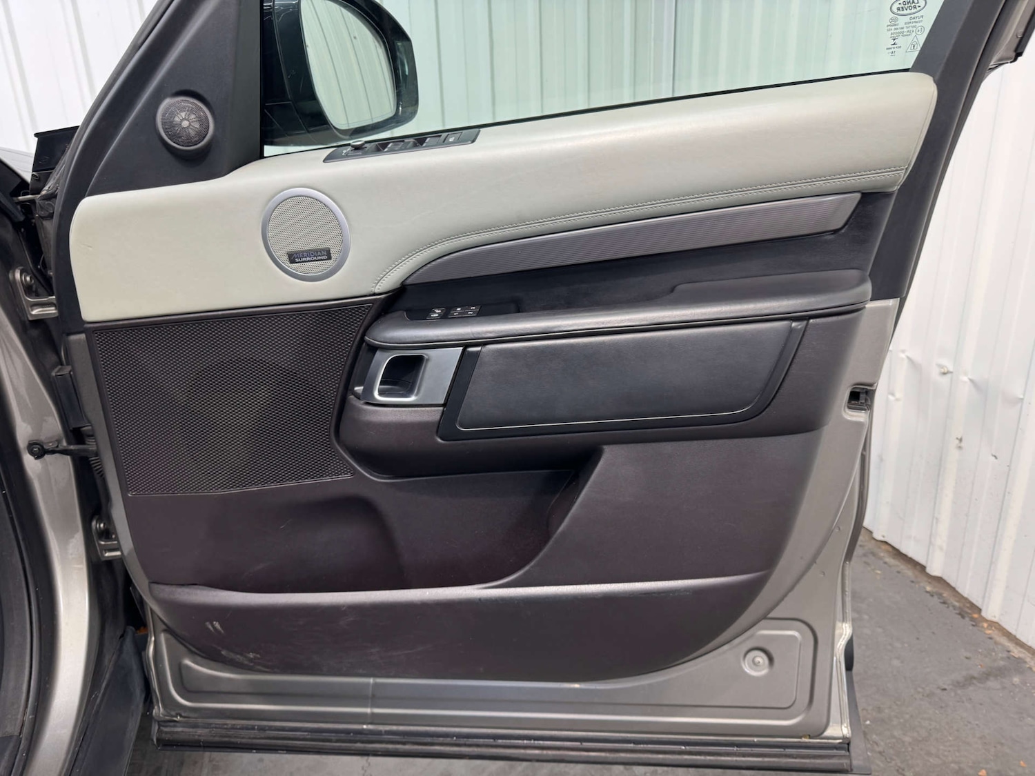 Used Land Rover Discovery 2017 for sale - 76511112: Photo 50