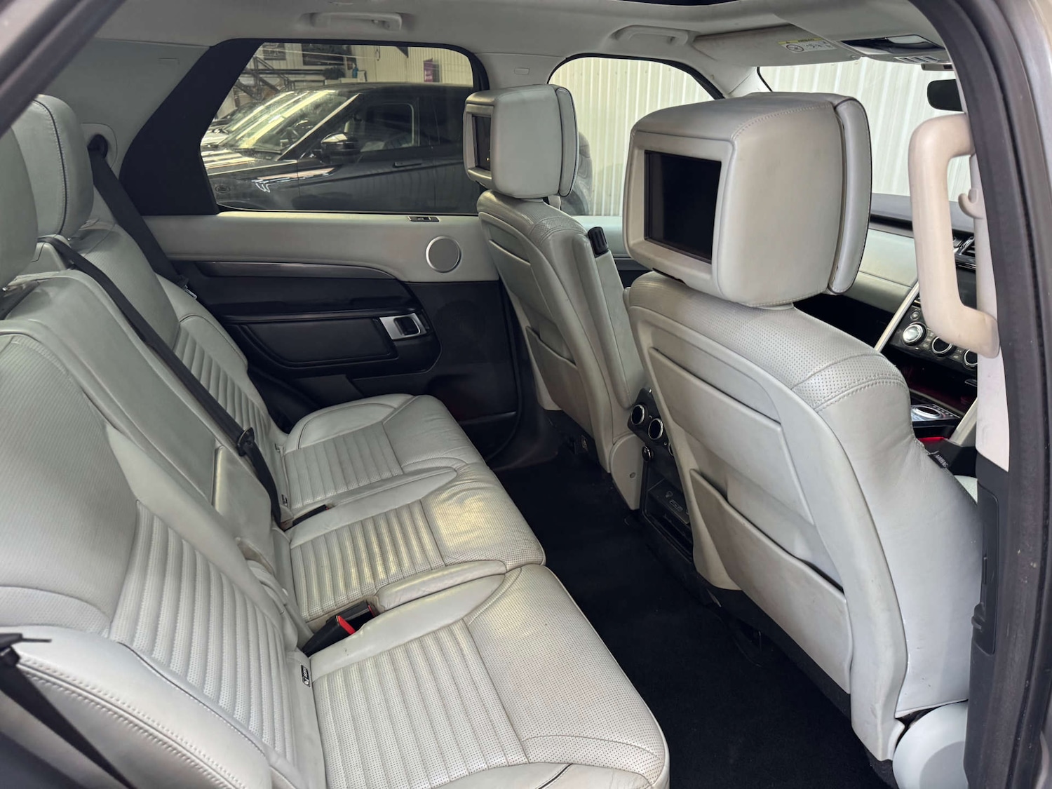 Used Land Rover Discovery 2017 for sale - 76511112: Photo 57