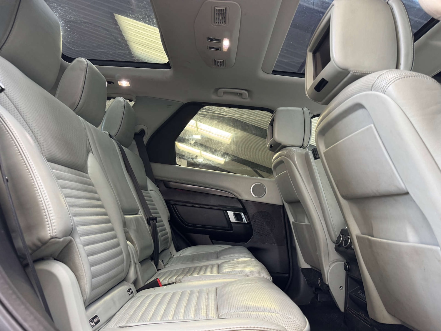 Used Land Rover Discovery 2017 for sale - 76511112: Photo 60