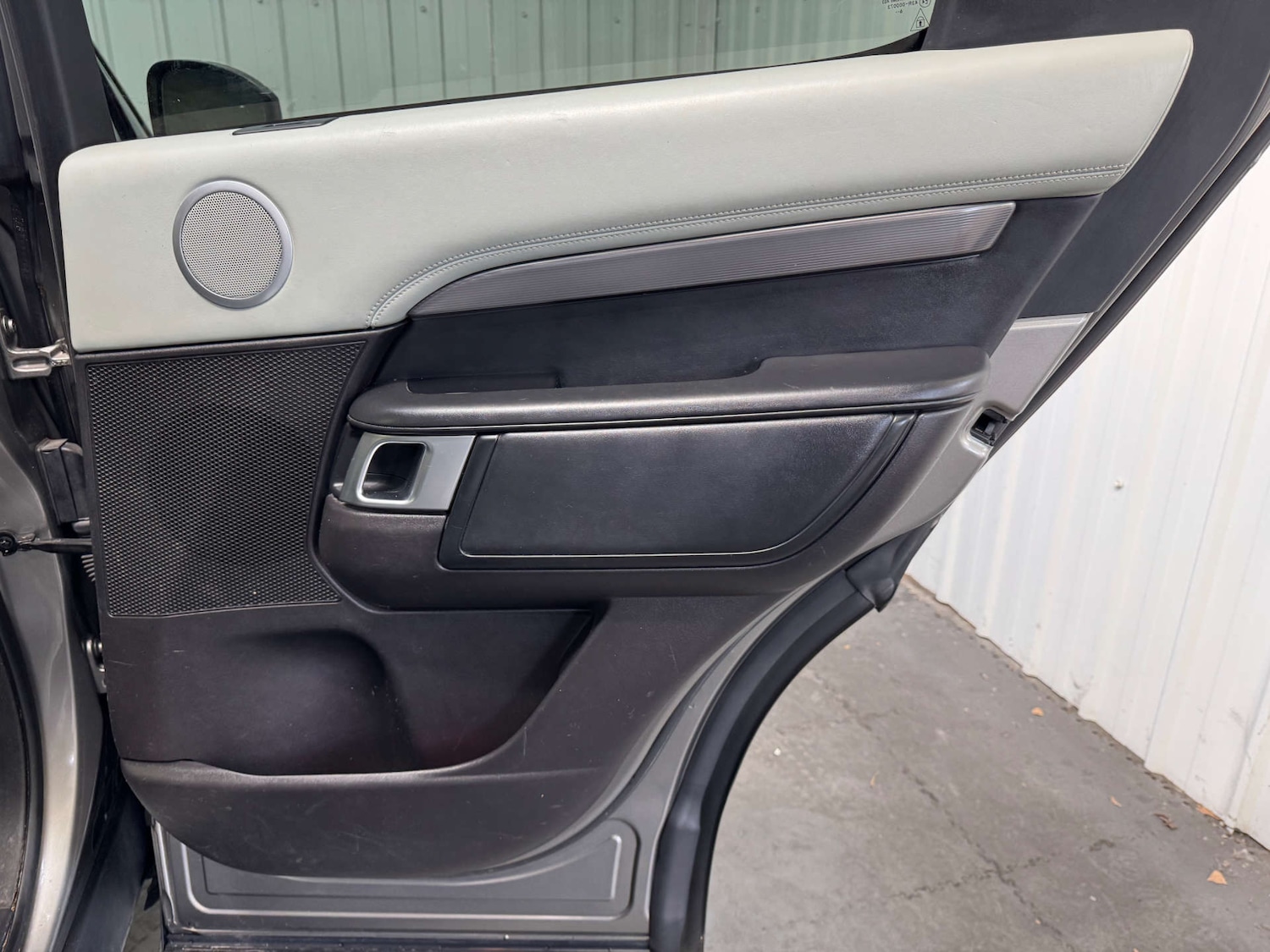 Used Land Rover Discovery 2017 for sale - 76511112: Photo 61