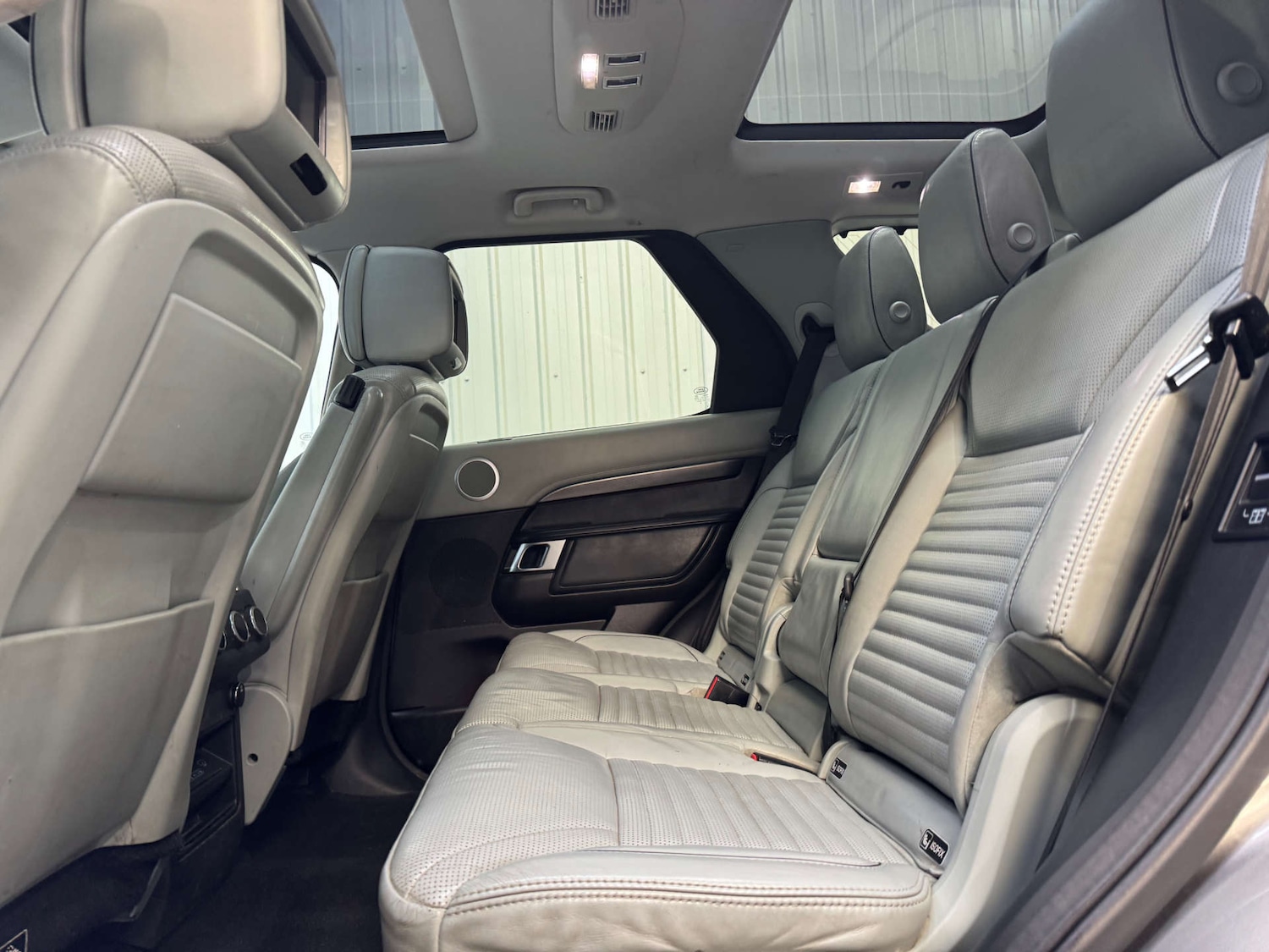 Used Land Rover Discovery 2017 for sale - 76511112: Photo 63