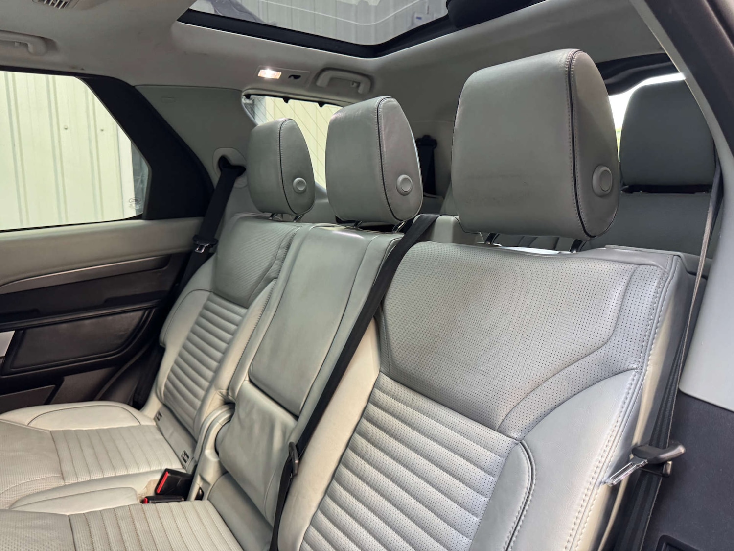 Used Land Rover Discovery 2017 for sale - 76511112: Photo 65