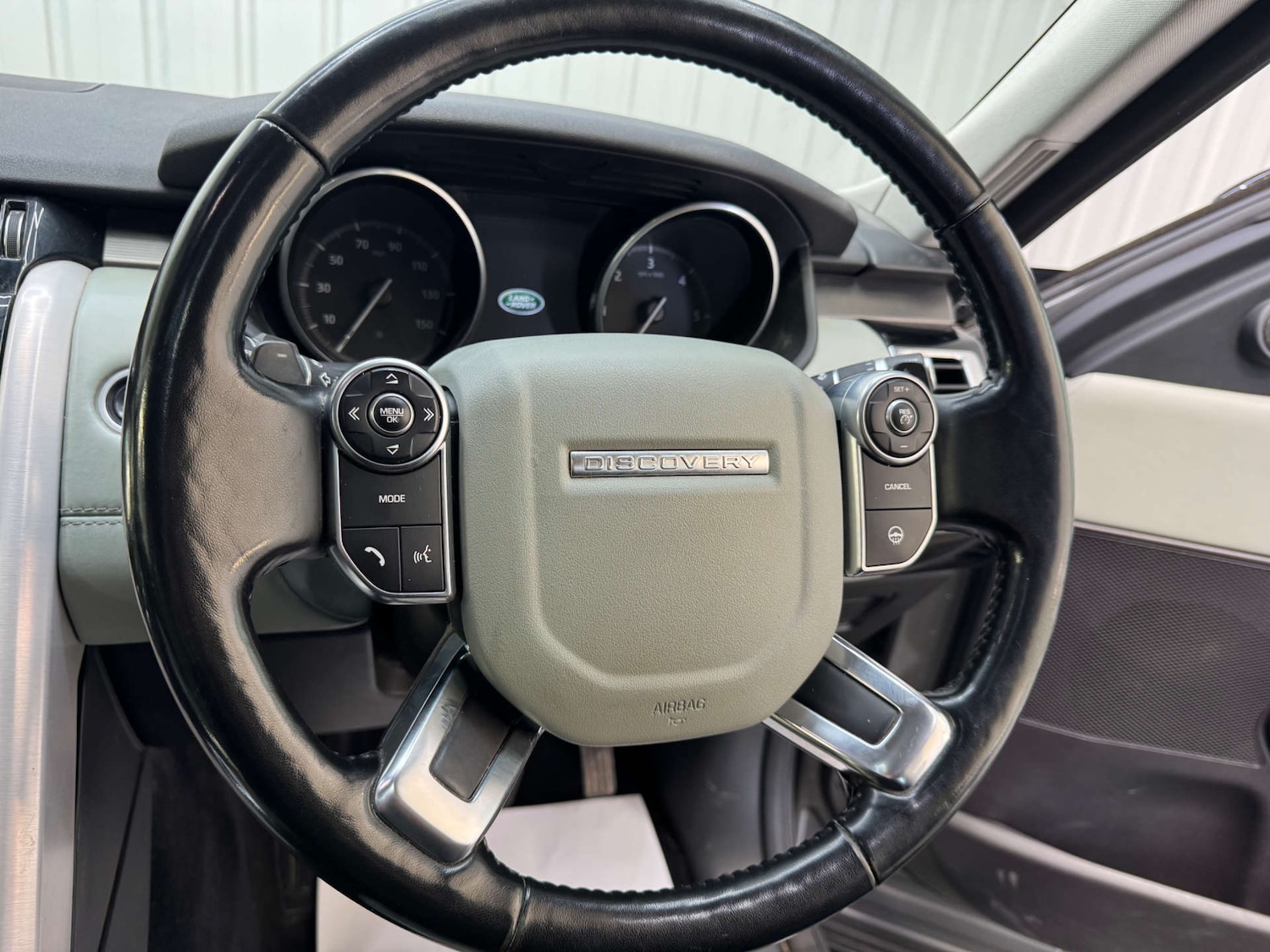 Used Land Rover Discovery 2017 for sale - 76511112: Photo 76