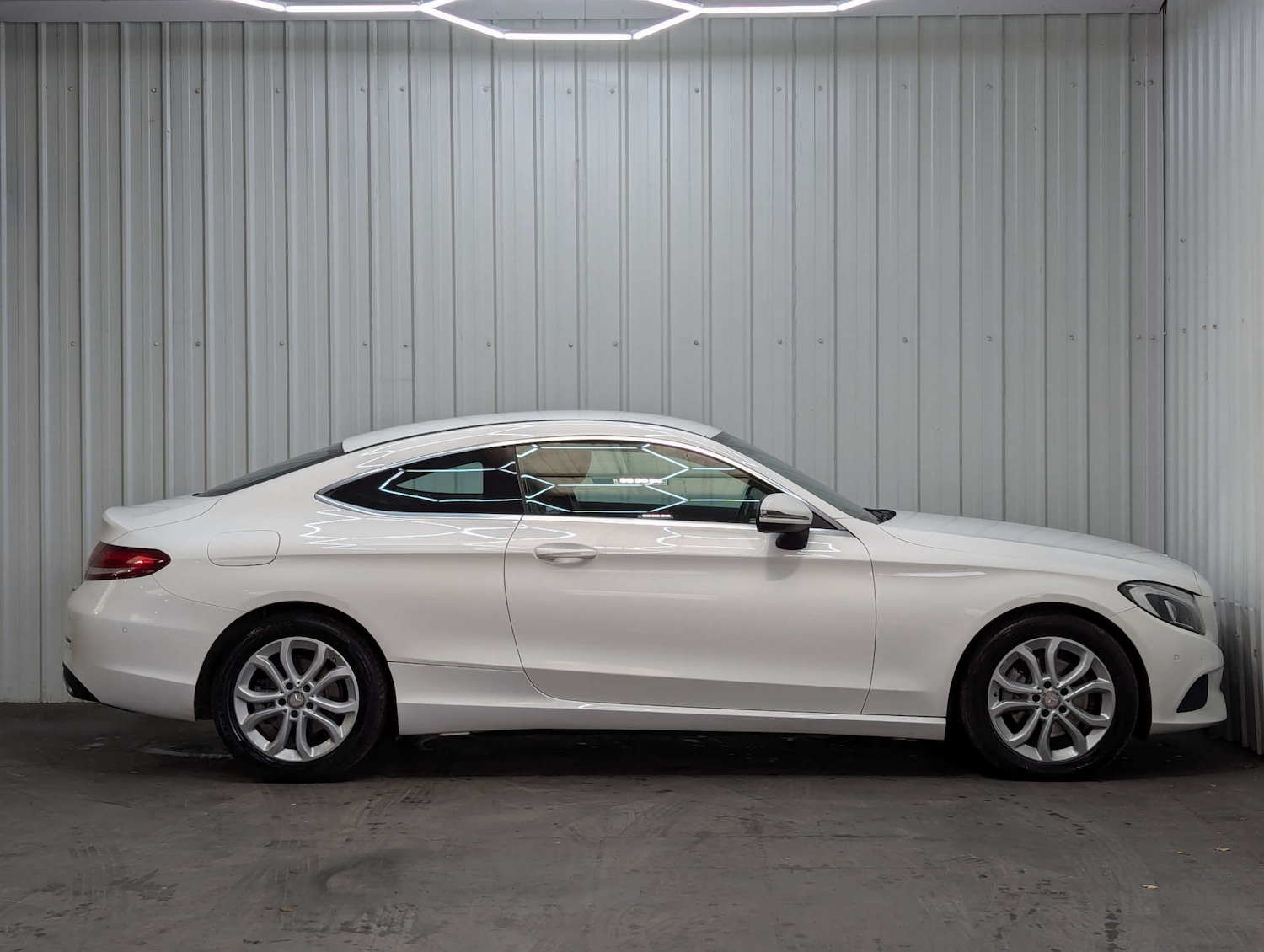 Used Mercedes-Benz C Class 2016 for sale - 76949854: Photo 13