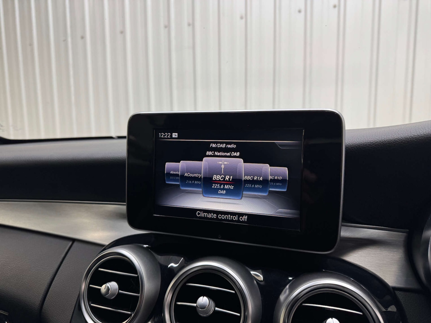 Used Mercedes-Benz C Class 2016 for sale - 76949854: Photo 81