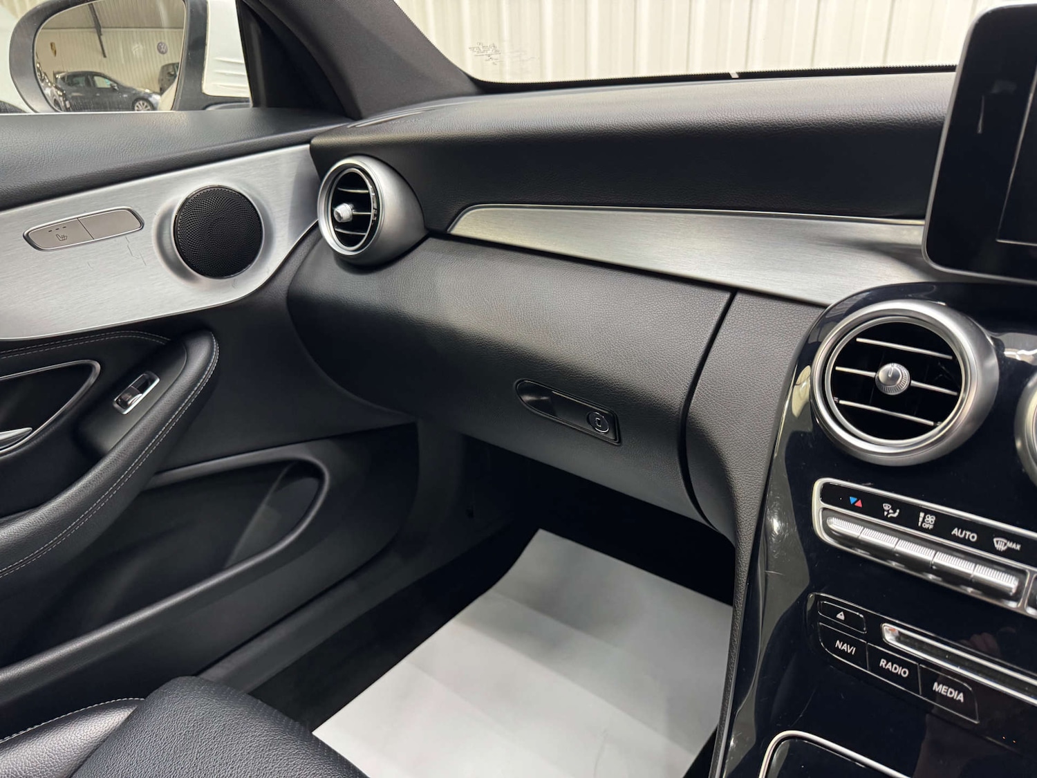 Used Mercedes-Benz C Class 2016 for sale - 76949854: Photo 85