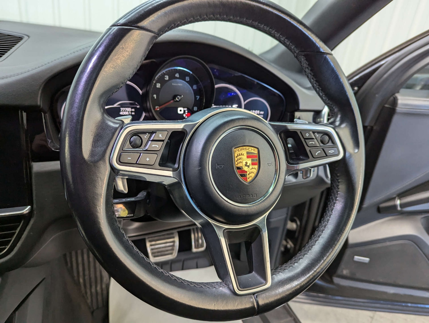 Used Porsche Cayenne 2019 for sale - 76836445: Photo 74