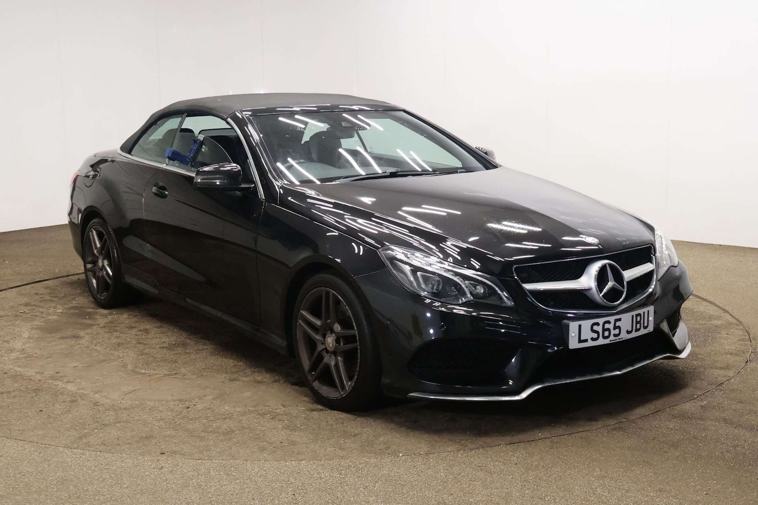 Used Mercedes-Benz E Class 2015 for sale - 76830020: Photo 1