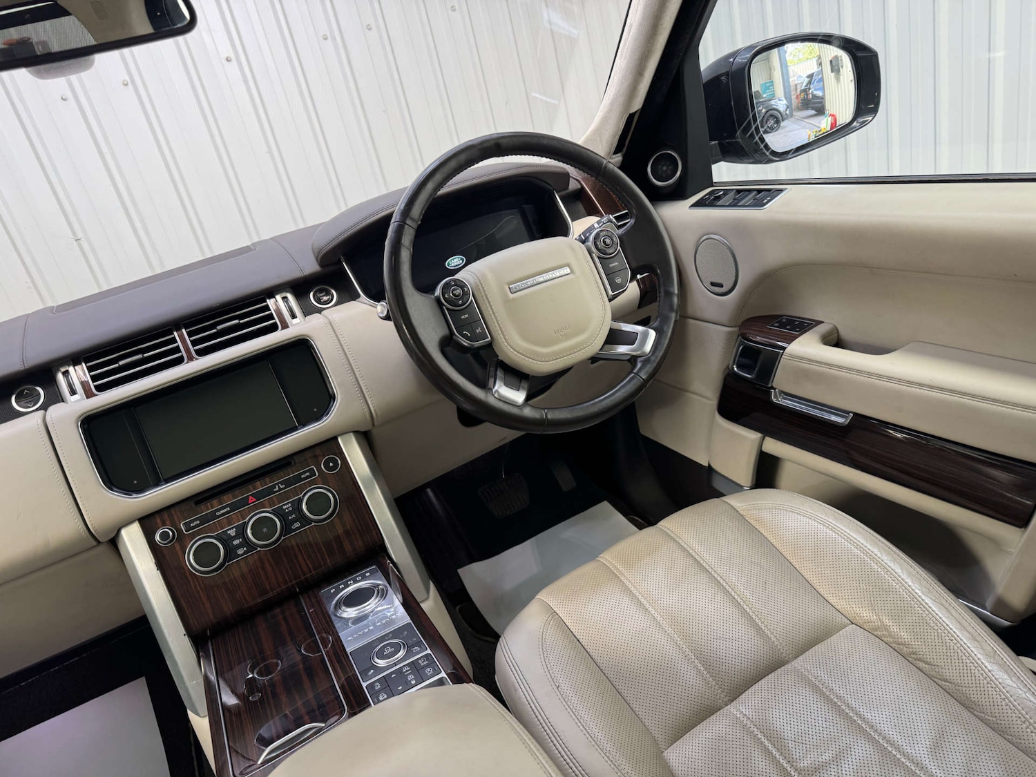 Used Land Rover Range Rover 2015 for sale - 76363926: Photo 50