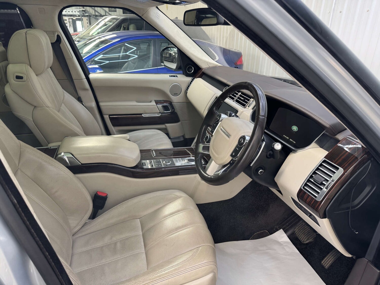 Used Land Rover Range Rover 2015 for sale - 76363926: Photo 51