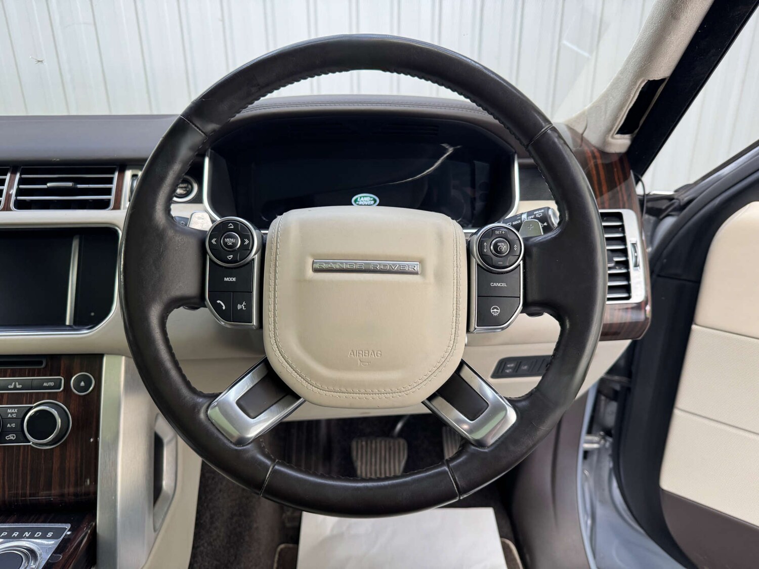 Used Land Rover Range Rover 2015 for sale - 76363926: Photo 75