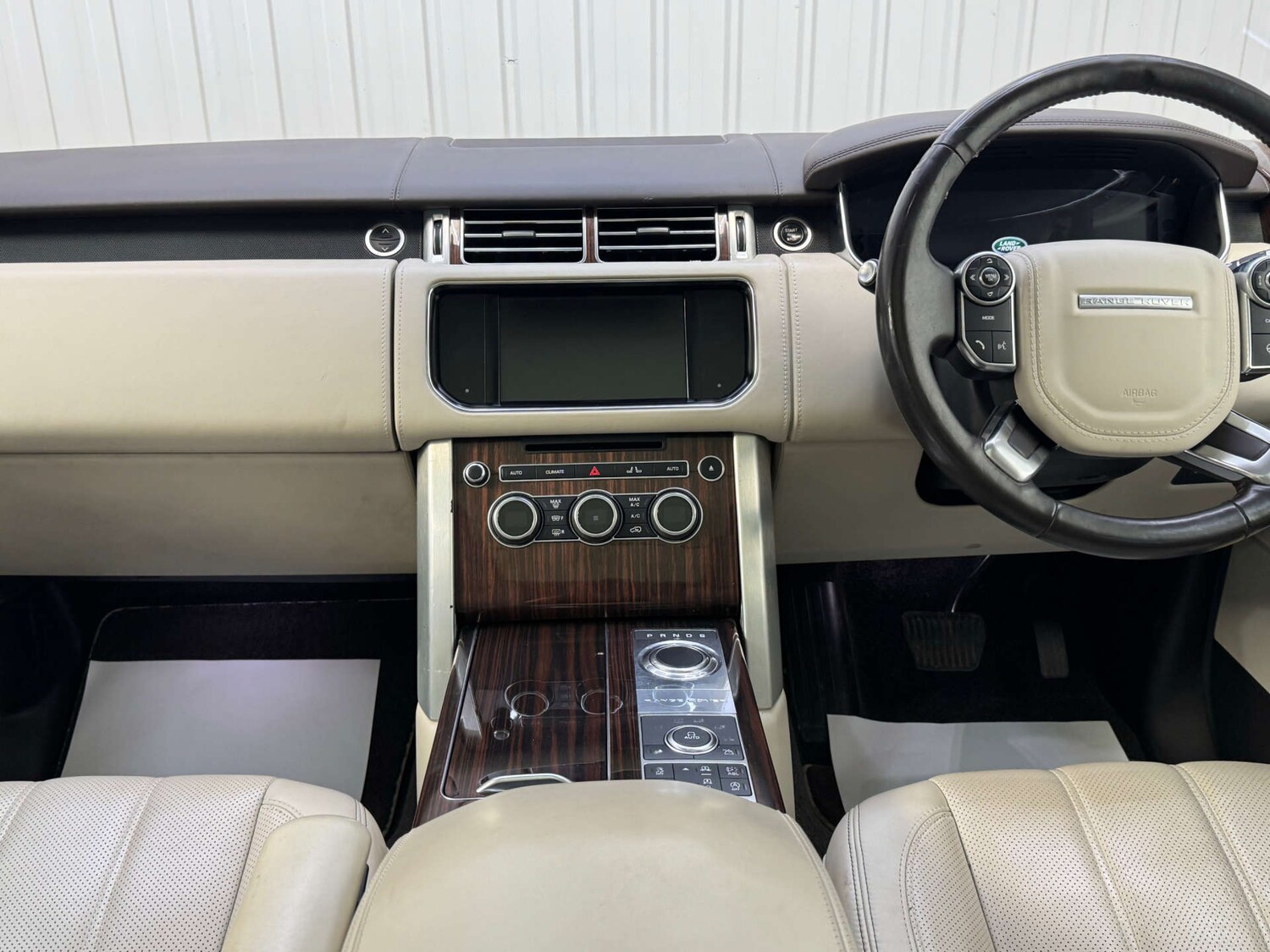 Used Land Rover Range Rover 2015 for sale - 76363926: Photo 83