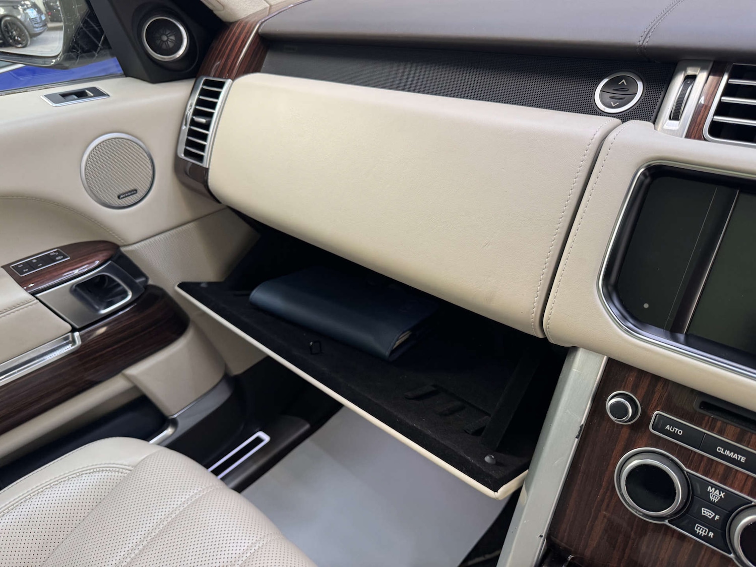 Used Land Rover Range Rover 2015 for sale - 76363926: Photo 93