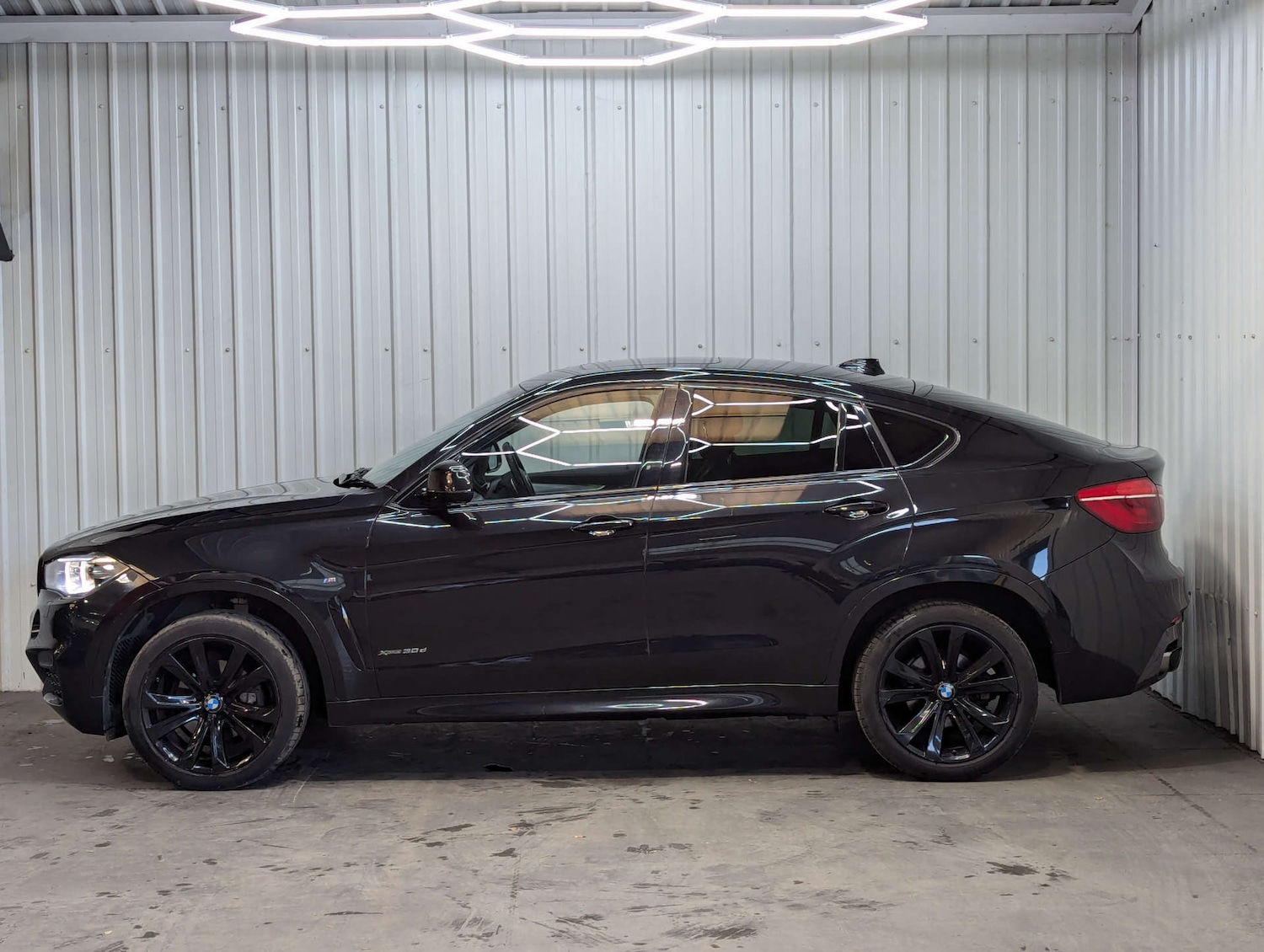 Used BMW X6 2016 for sale - 76973942: Photo 16