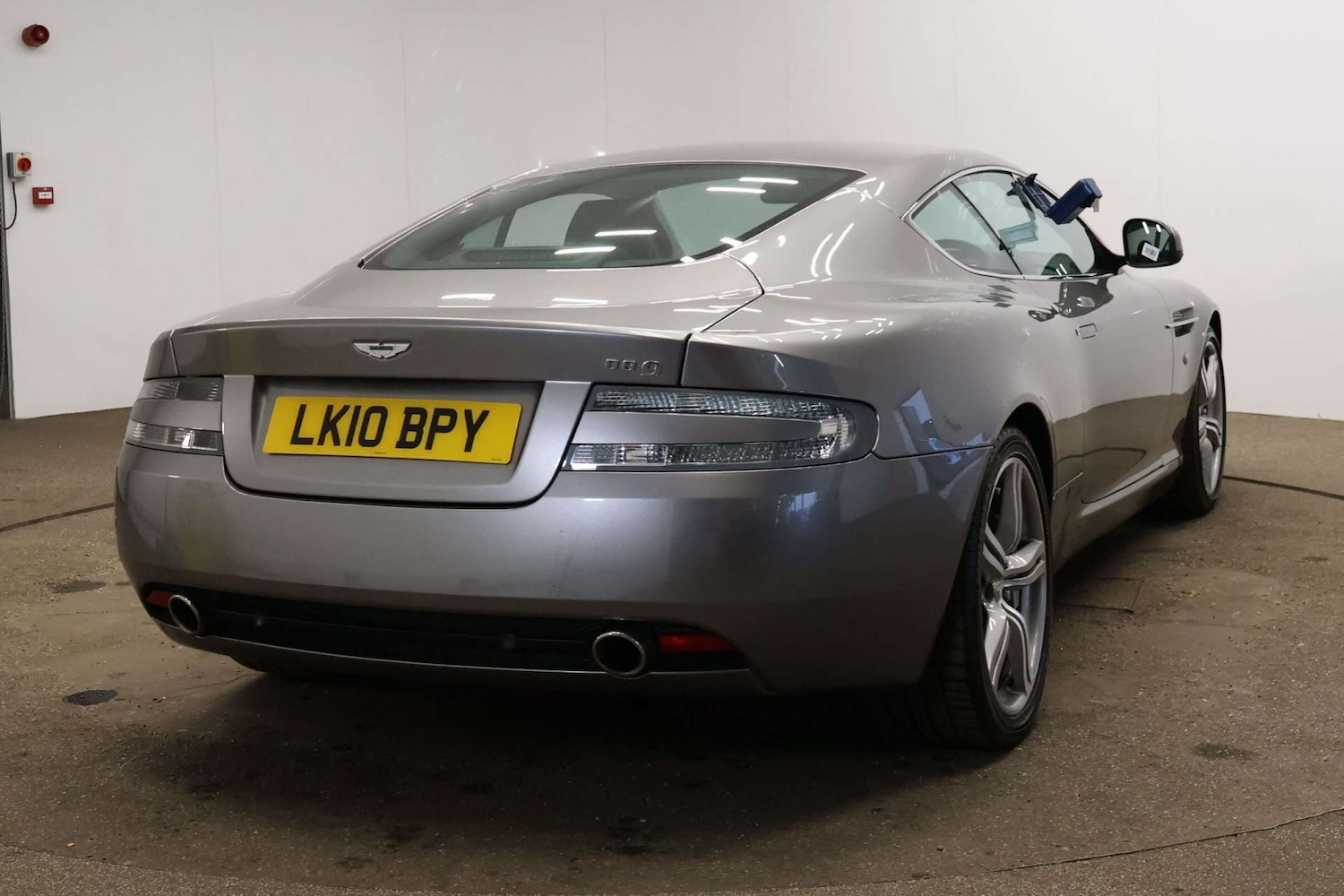 Used Aston Martin DB9 2010 for sale - 76367328: Photo 11