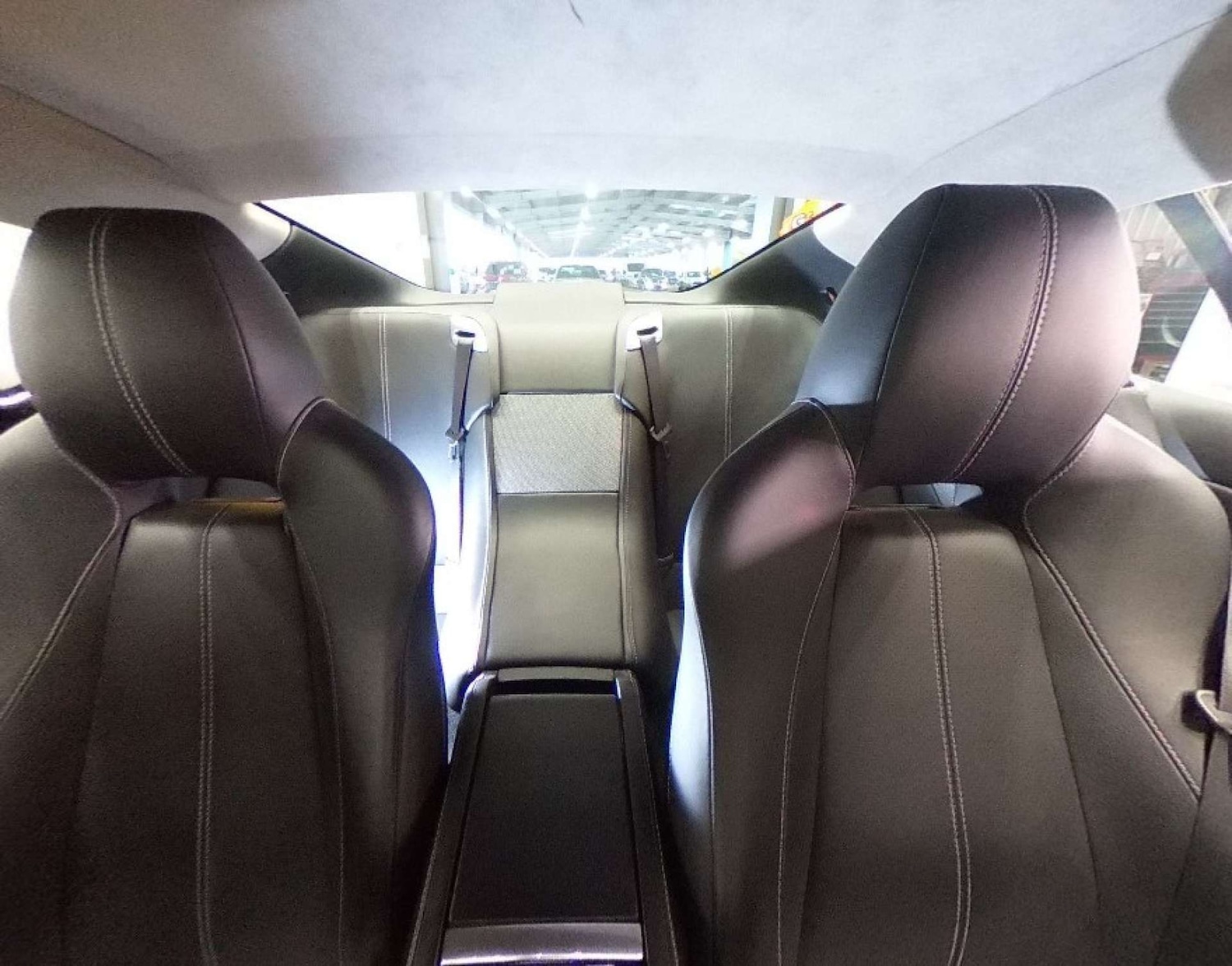 Used Aston Martin DB9 2010 for sale - 76367328: Photo 3