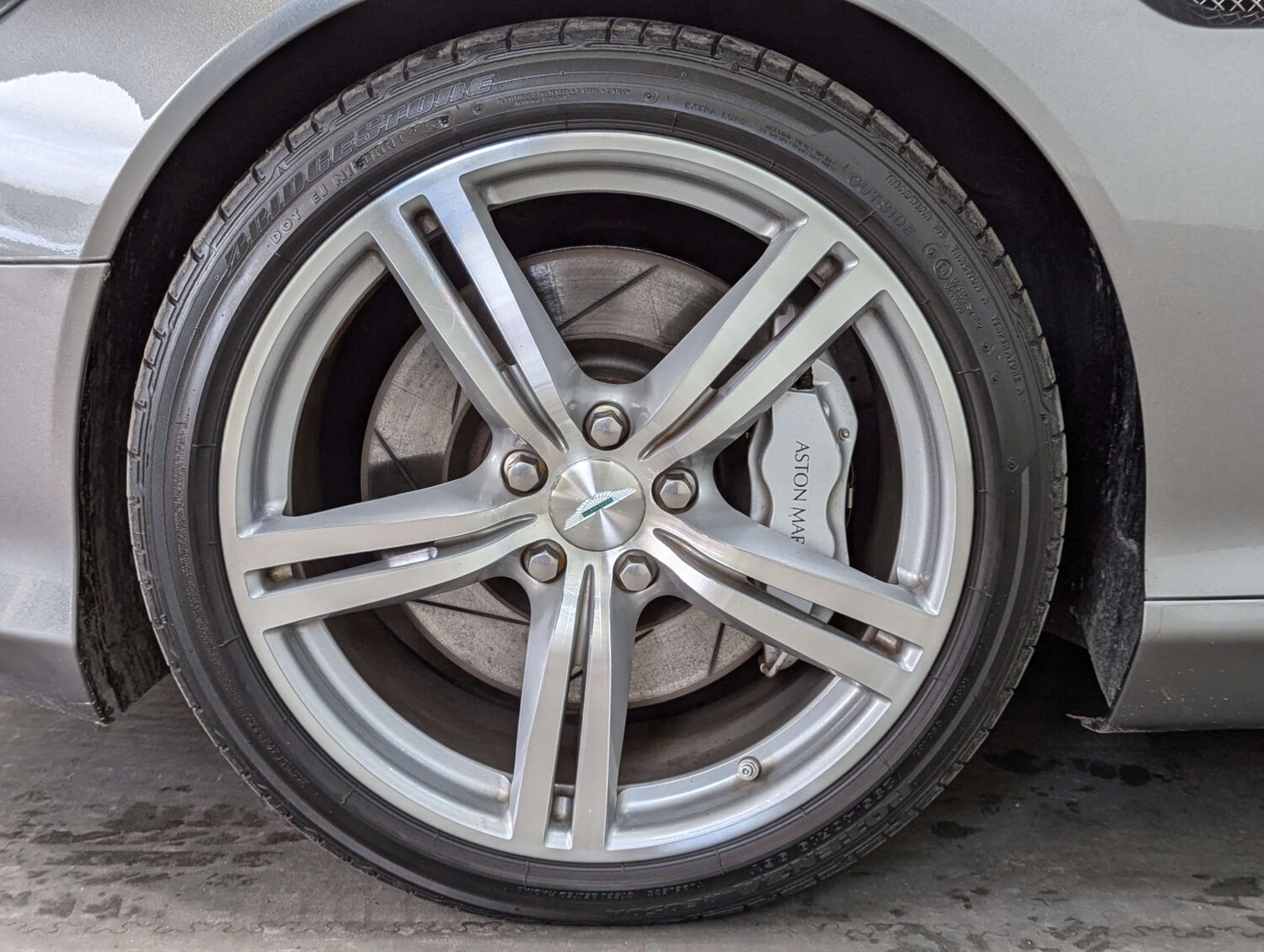 Used Aston Martin DB9 2010 for sale - 76367328: Photo 30