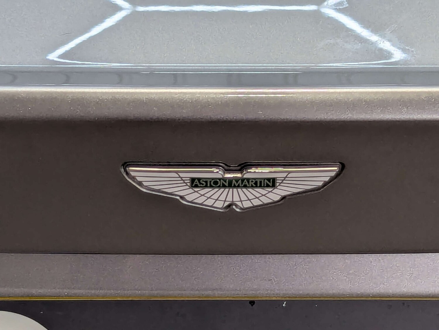 Used Aston Martin DB9 2010 for sale - 76367328: Photo 39