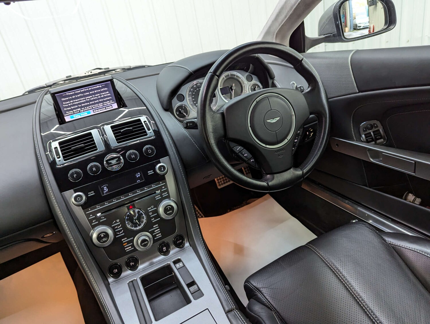 Used Aston Martin DB9 2010 for sale - 76367328: Photo 46