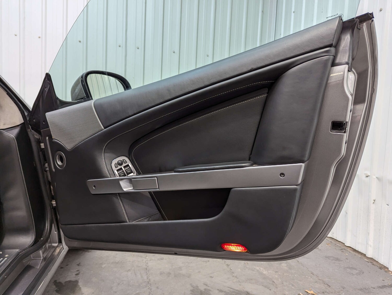 Used Aston Martin DB9 2010 for sale - 76367328: Photo 52