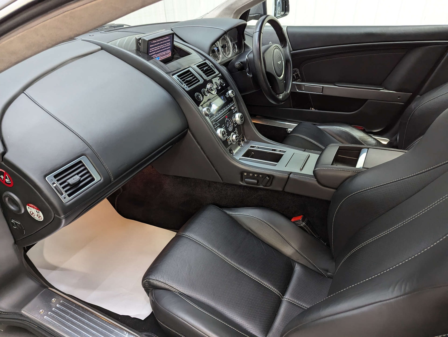 Used Aston Martin DB9 2010 for sale - 76367328: Photo 53