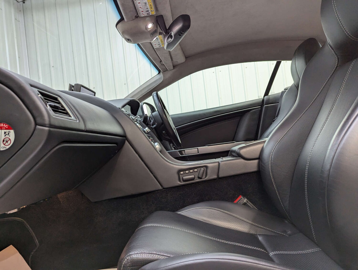 Used Aston Martin DB9 2010 for sale - 76367328: Photo 57