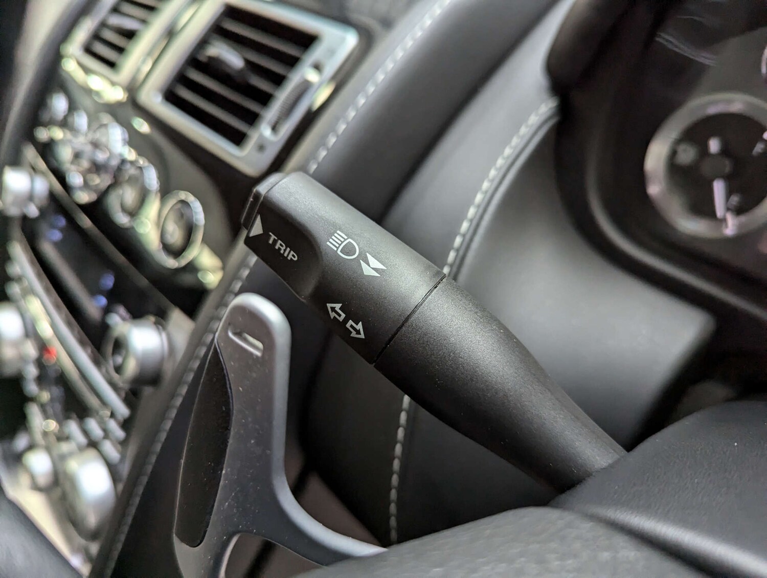 Used Aston Martin DB9 2010 for sale - 76367328: Photo 59