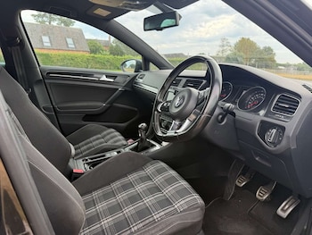 Used Volkswagen Golf 2015 for sale - 79542328: Photo