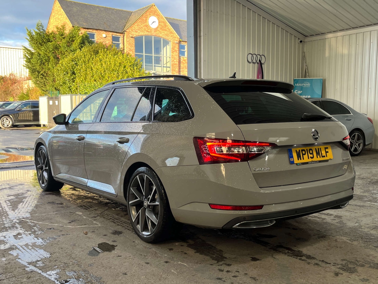 Used Skoda Superb 2019 for sale - 76830101: Photo 14