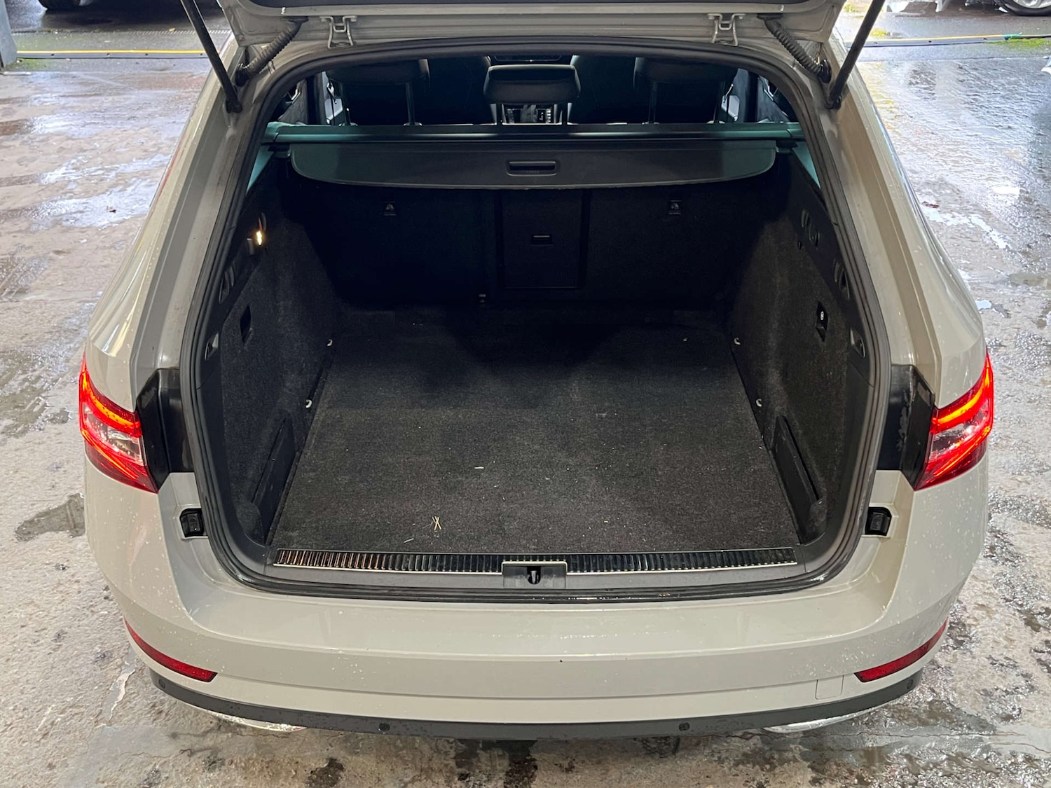 Used Skoda Superb 2019 for sale - 76830101: Photo 31