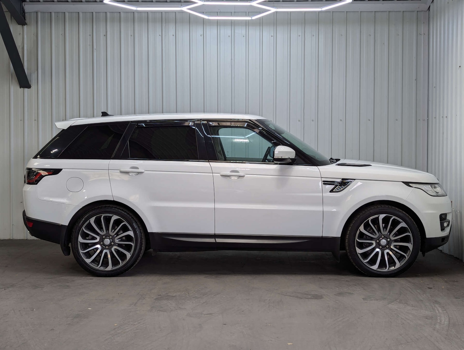 Used Land Rover Range Rover Sport 2016 for sale - 76352603: Photo 13