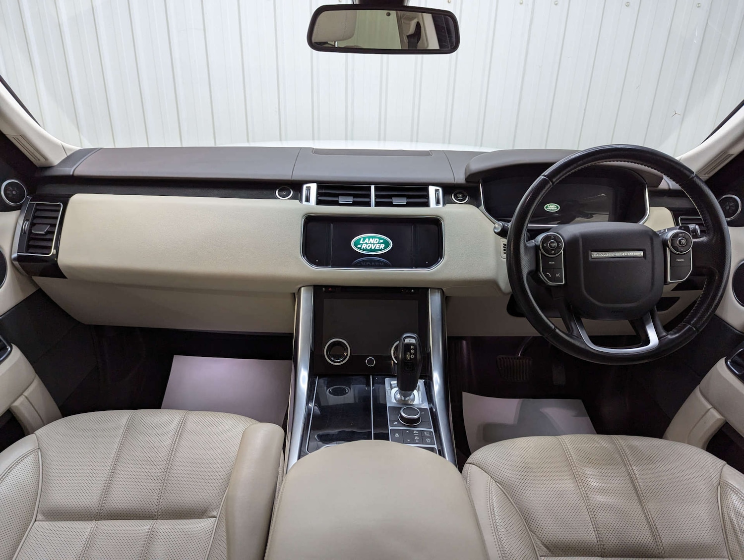Used Land Rover Range Rover Sport 2016 for sale - 76352603: Photo 2