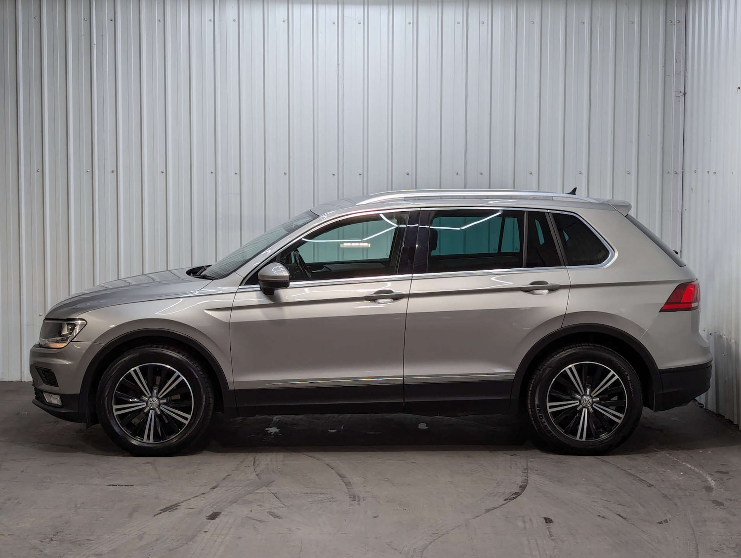 Used Volkswagen Tiguan 2016 for sale - 76363937: Photo 14