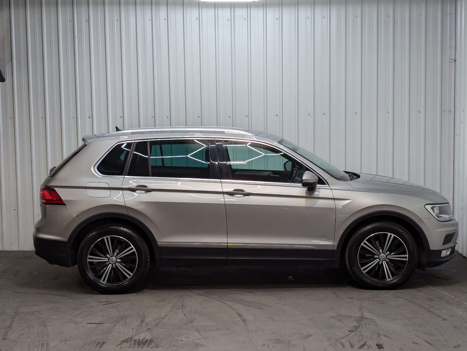 Used Volkswagen Tiguan 2016 for sale - 76363937: Photo 16