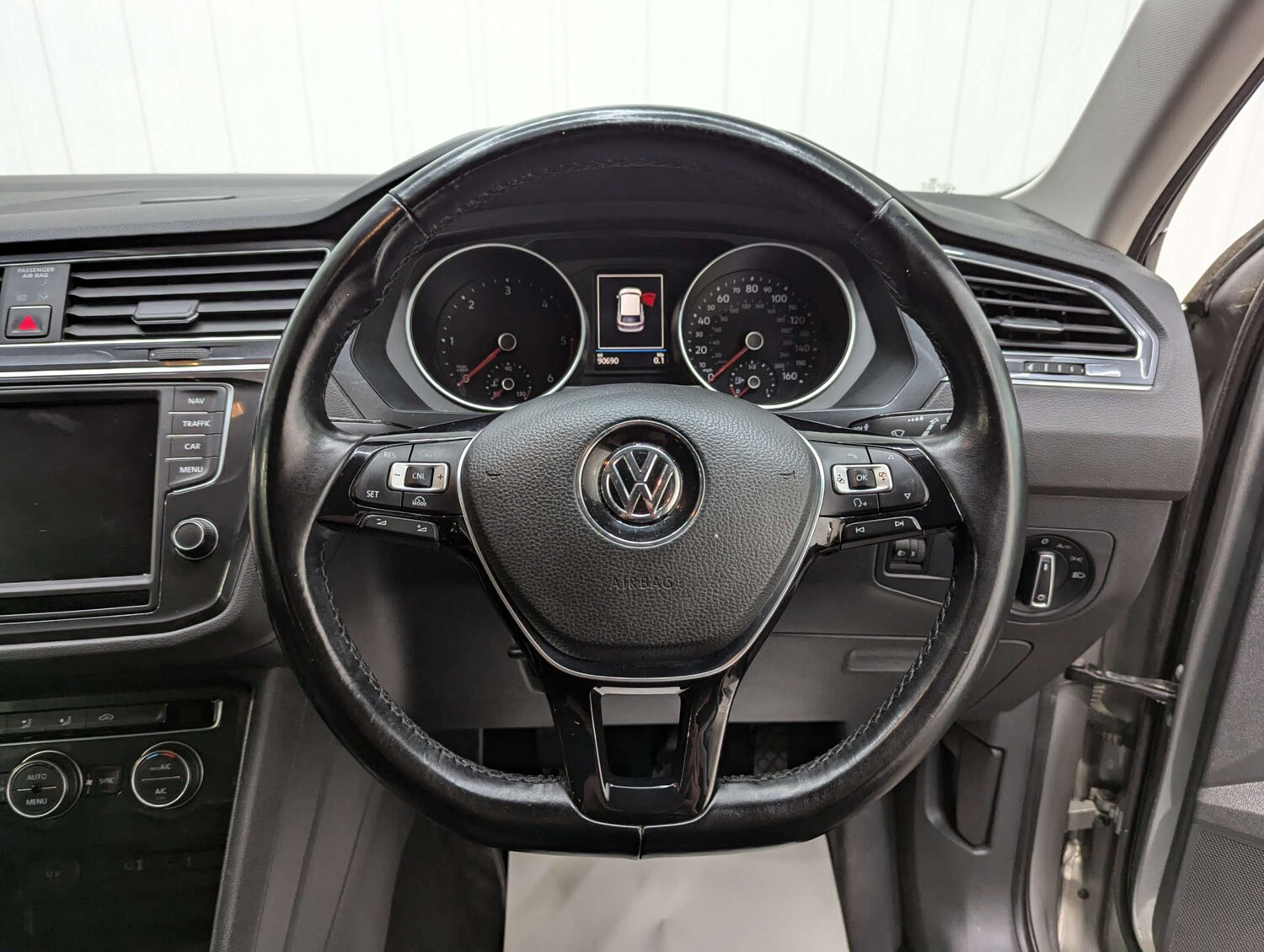 Used Volkswagen Tiguan 2016 for sale - 76363937: Photo 76