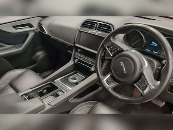 Used Jaguar F-Pace 2019 for sale - 79543325: Photo