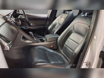 Used Jaguar E-Pace 2020 for sale - 76713379: Photo