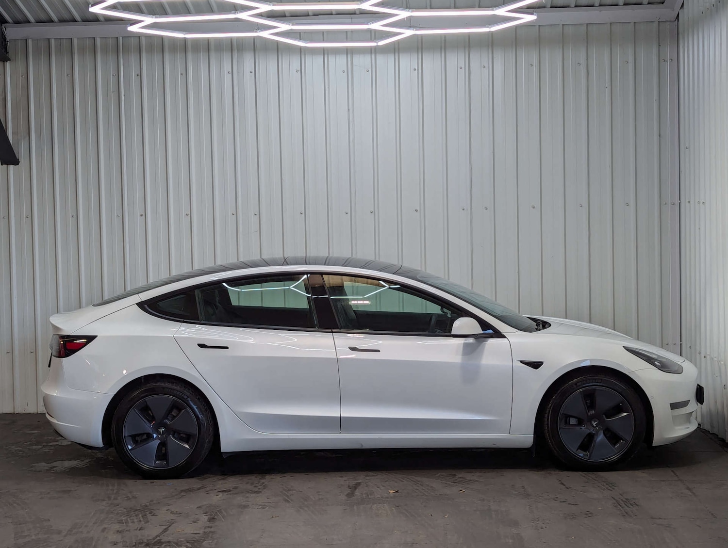 Used Tesla Model 3 2020 for sale - 76931775: Photo 14