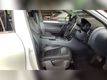 Used Volkswagen Touareg 2016 for sale - 75613814: Photo