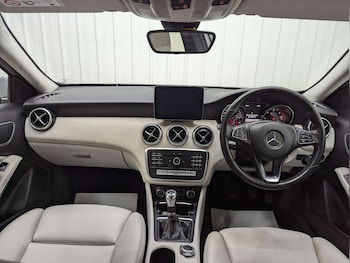 Used Mercedes-Benz A-Class 2018 for sale - 76278201: Photo 2