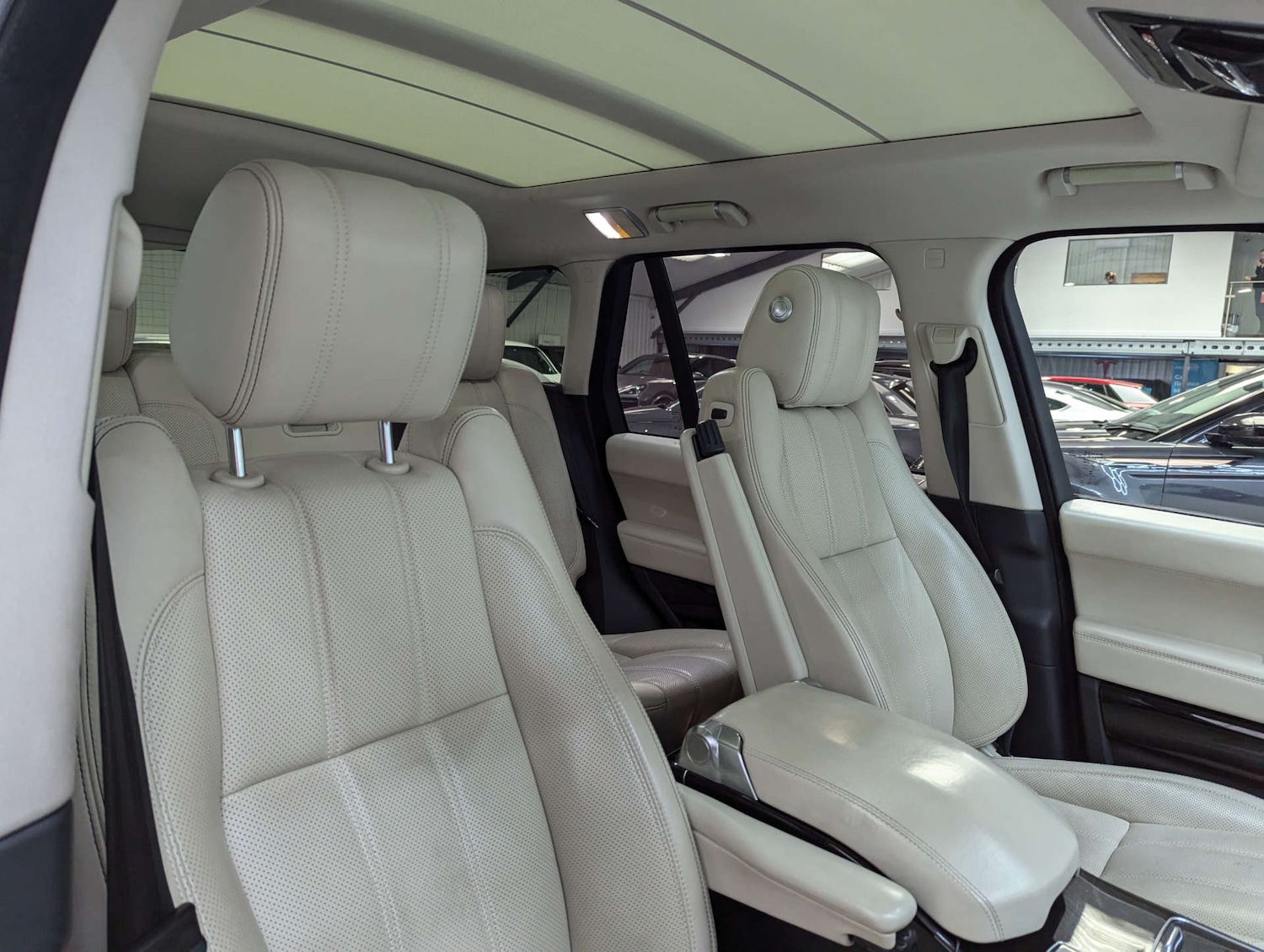 Used Land Rover Range Rover 2016 for sale - 76363795: Photo 53