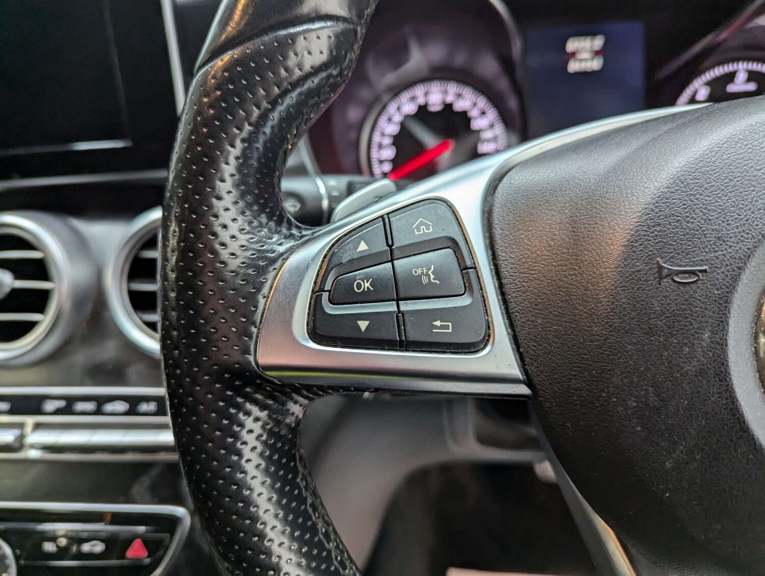 Used Mercedes-Benz C Class 2017 for sale - 77569734: Photo 73