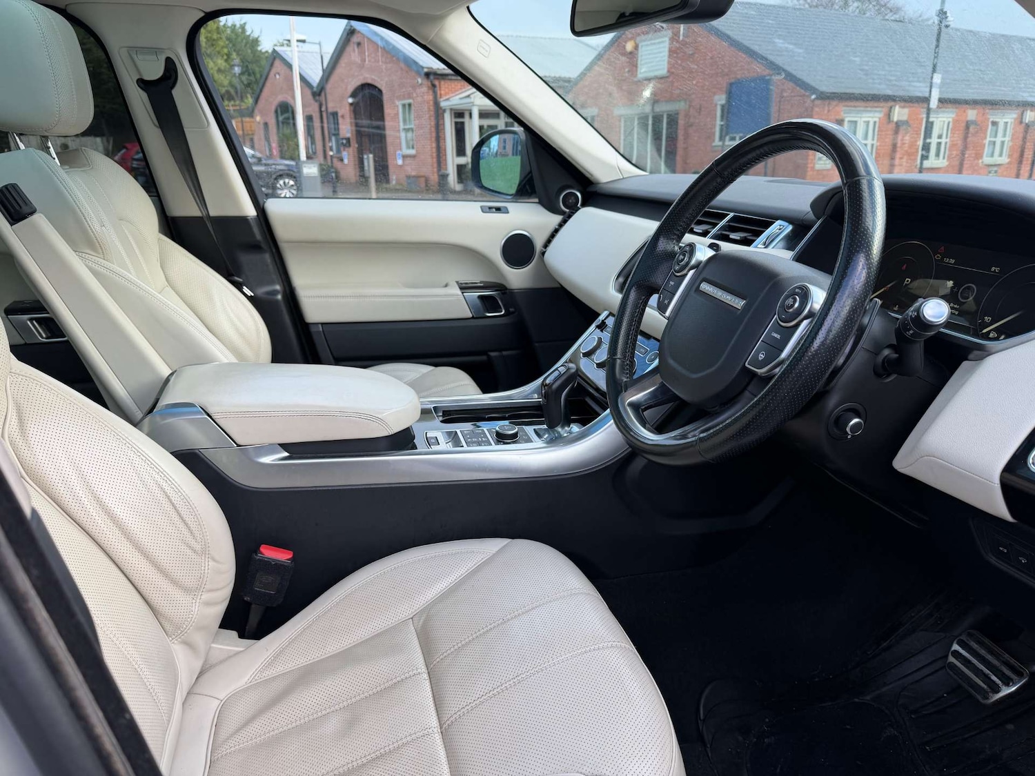 Used Land Rover Range Rover Sport 2016 for sale - 77195841: Photo 9