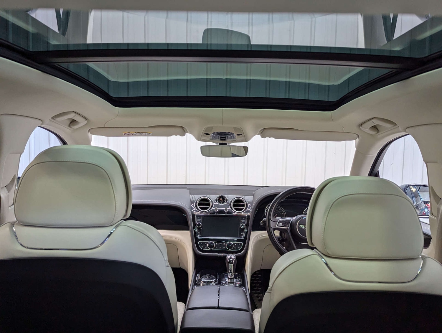 Used Bentley Bentayga 2017 for sale - 77022527: Photo 43