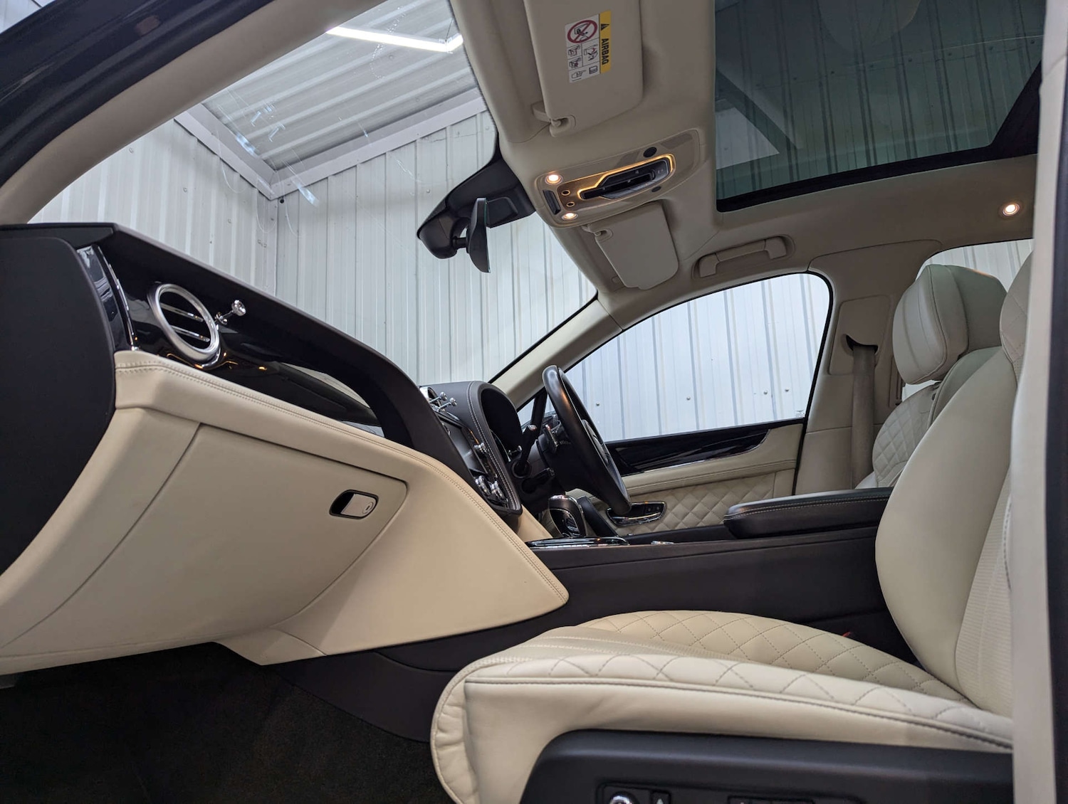 Used Bentley Bentayga 2017 for sale - 77022527: Photo 53