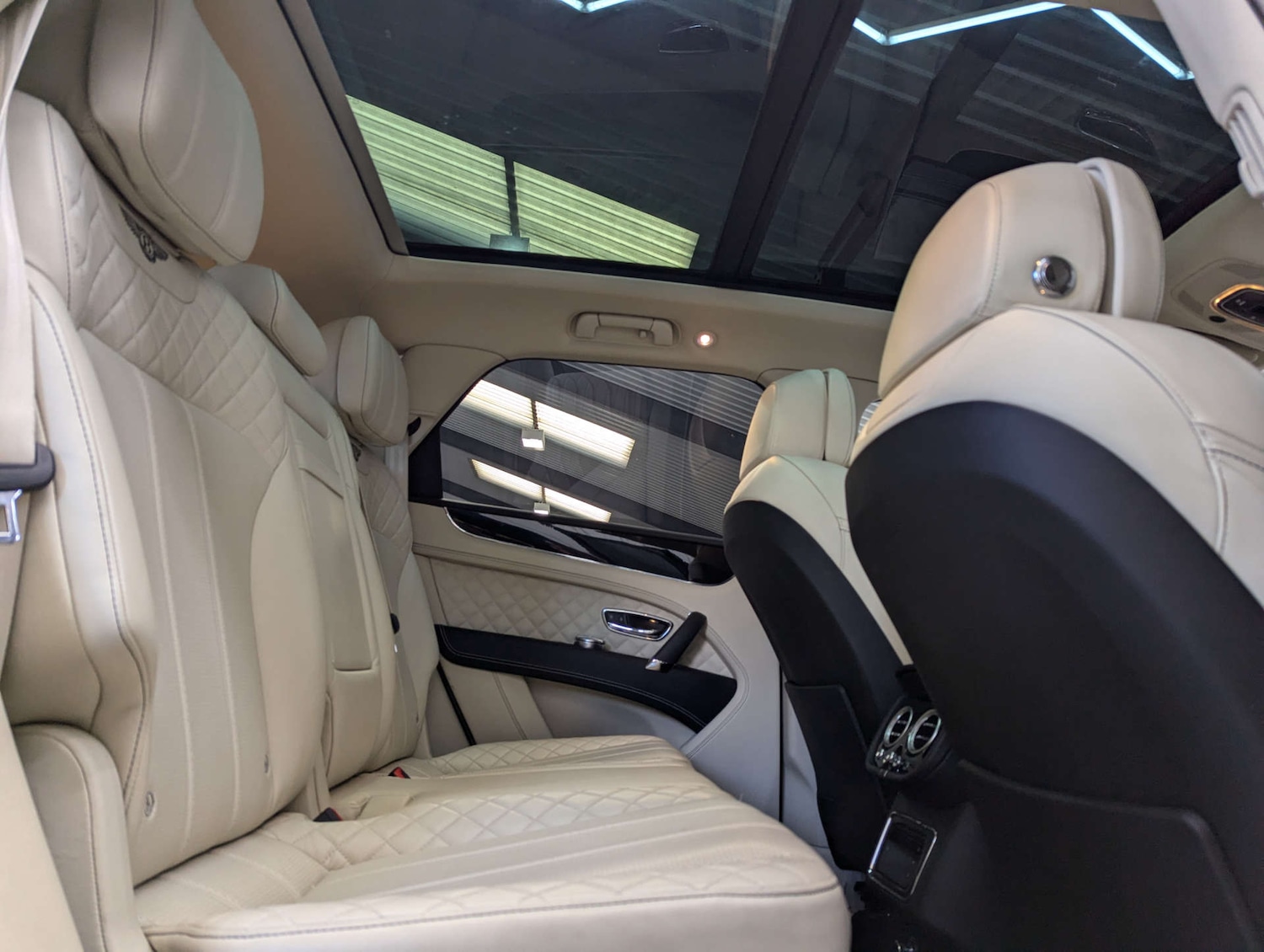 Used Bentley Bentayga 2017 for sale - 77022527: Photo 61