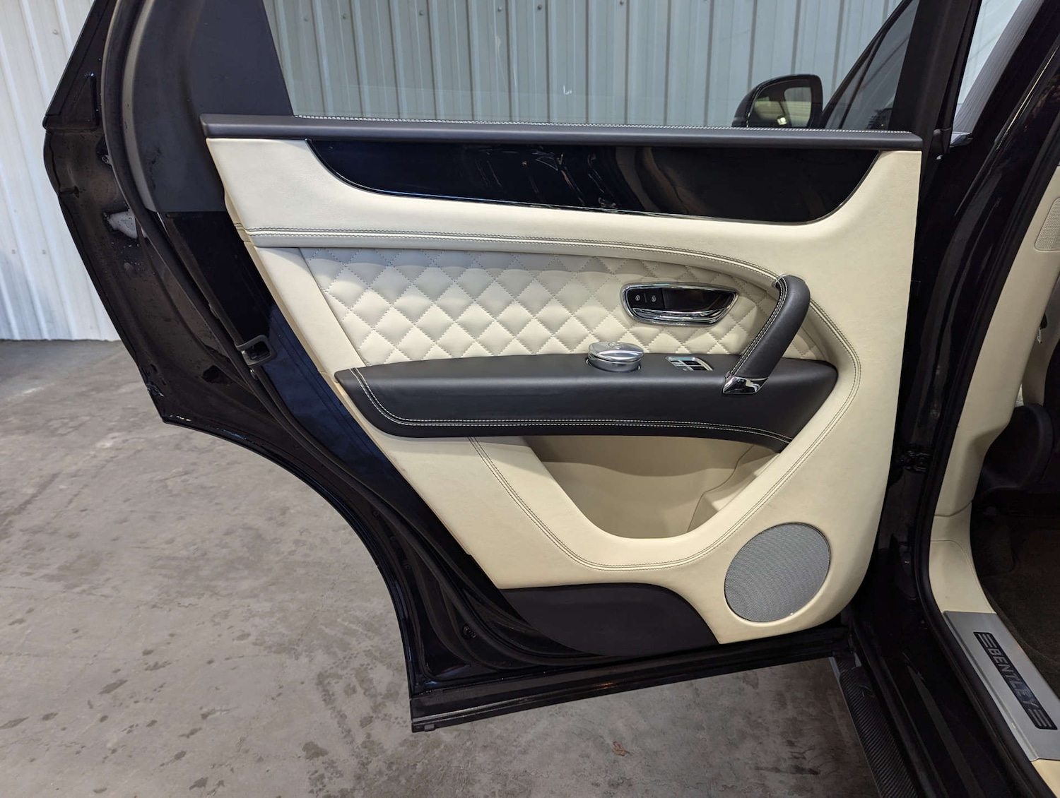 Used Bentley Bentayga 2017 for sale - 77022527: Photo 68